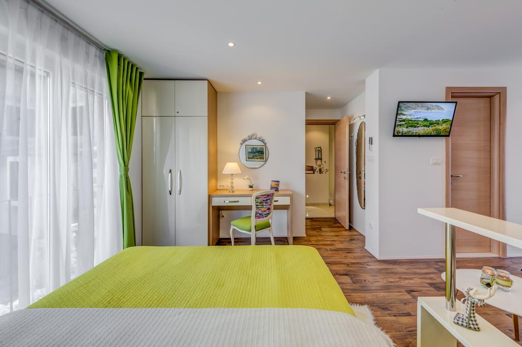 Room&Studio Apartment Just Enjoy Split Kültér fotó