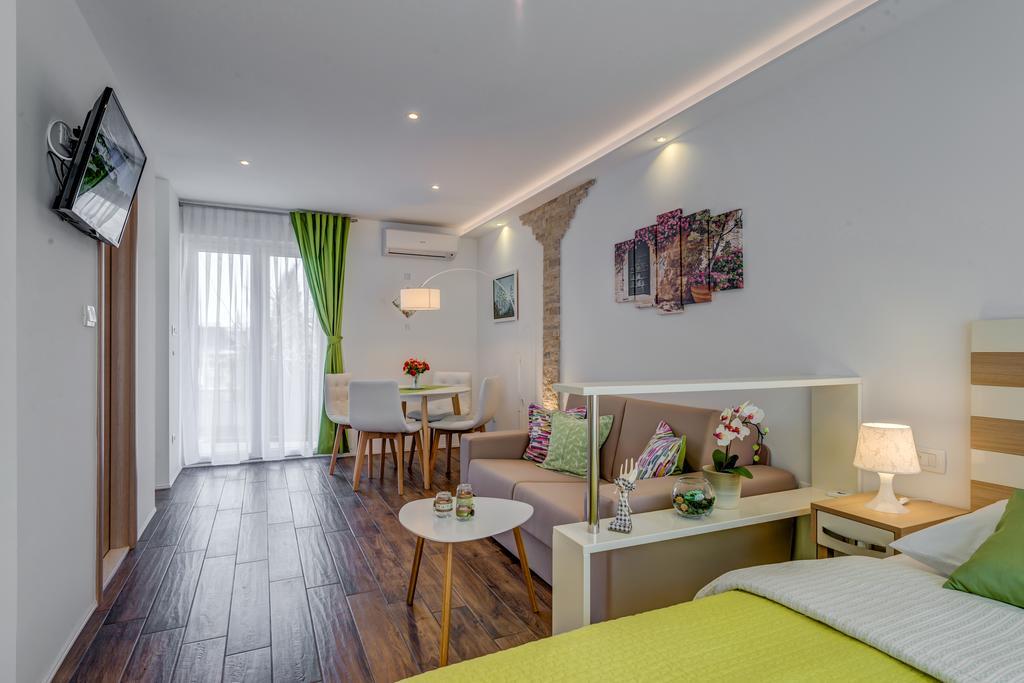 Room&Studio Apartment Just Enjoy Split Kültér fotó