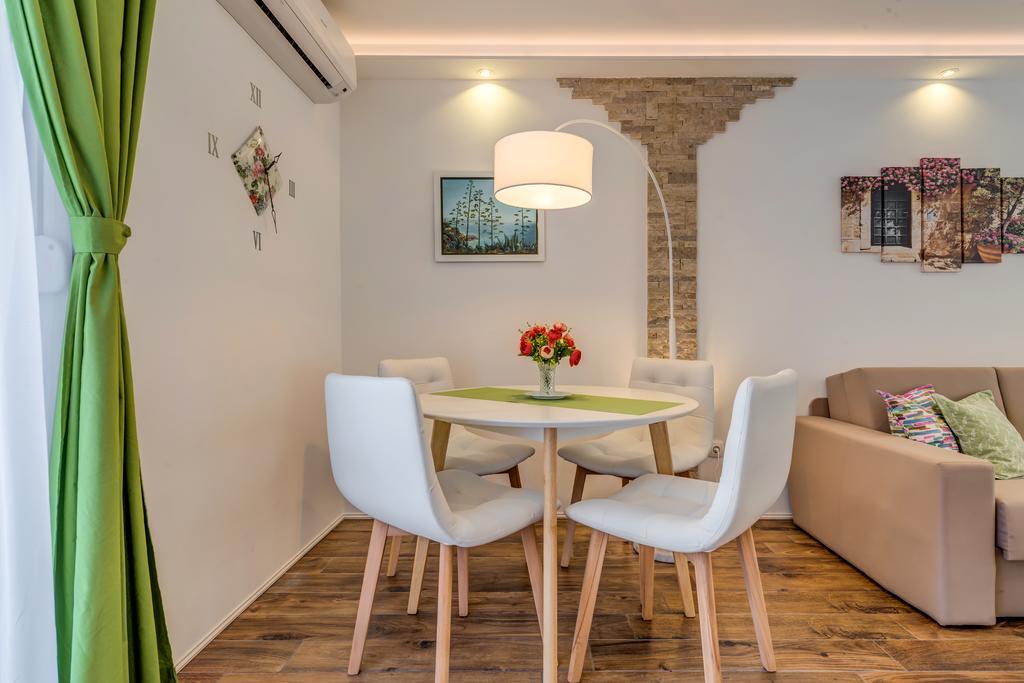 Room&Studio Apartment Just Enjoy Split Kültér fotó