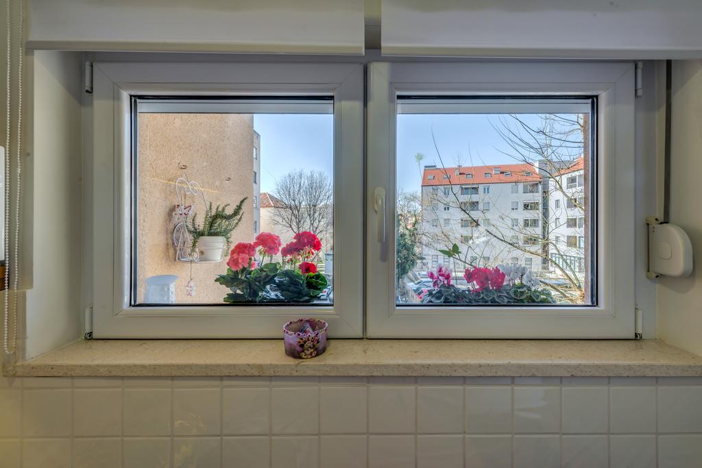 Room&Studio Apartment Just Enjoy Split Kültér fotó