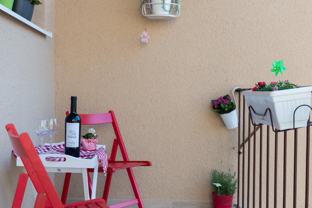 Room&Studio Apartment Just Enjoy Split Kültér fotó