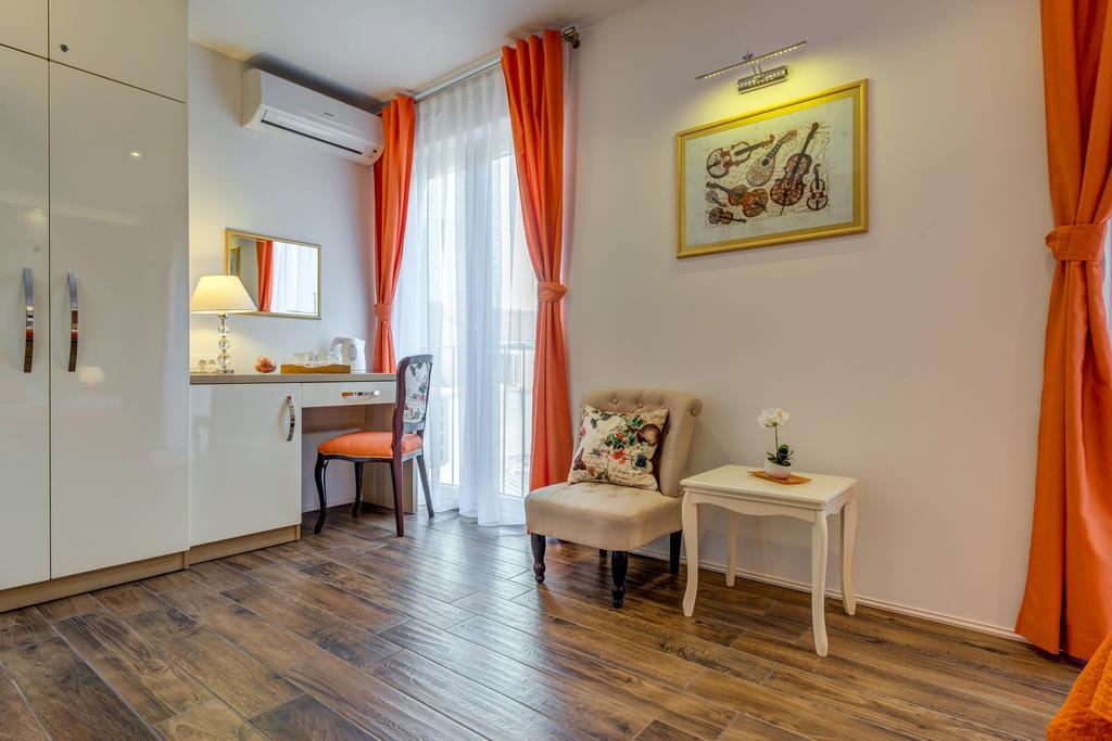 Room&Studio Apartment Just Enjoy Split Kültér fotó